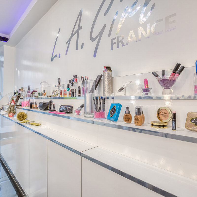 Showroom-La-girl-France